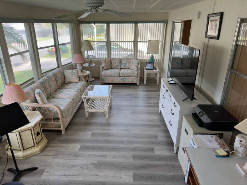 9 Stillwater Road a Winter Haven, FL Mobile or Manufactured Home for Sale